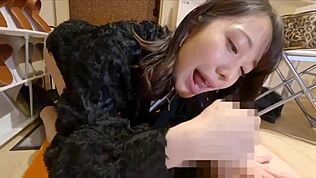 Pompino della ragazza Uber porta a gangbang selvaggio!