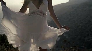 Valentina Ginagerson Showcases Her Beauty and Power