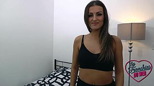 Lylou Glams une belle coquine en lingerie sexy