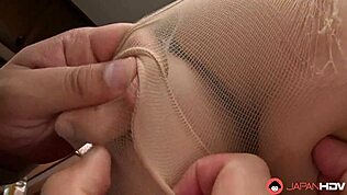 Istri Jepang Nozomi Hazuki Penuh Kontol di Dapur Uncensored.