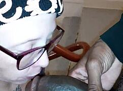 Vi a esta milf tomar polla monstruosa, termina con facial de BBC