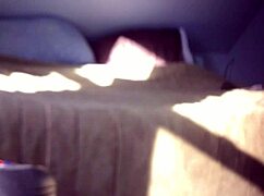 Mă ascund aici, mă masturb cu jucării și dildo până la orgasm.