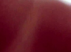 Jaz sem ta kurva, ki prosi za kurac na seksi način