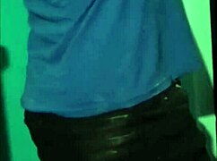 se la terminé chupando a carpintero