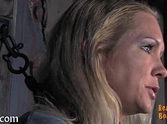 Hot serf girl gives amazing oral sex delight