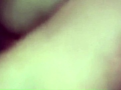 Mlad par 18+ uživa v intimnih trenutkih skupaj