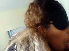 Meechie mokro deepthroat na pošastnem kurcu