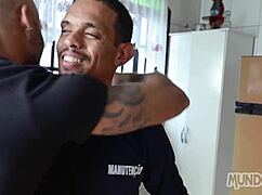 Jiný rozloučení: Sbohem jedinečným způsobem, třeba speciálním gestem