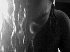 エボニーベイブ、POVで巨大黒チンポをディープスロート