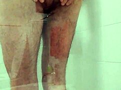 i'm in the doccia with himm