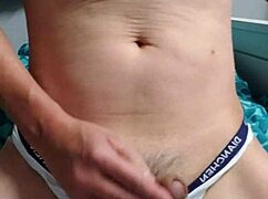 속옷 입고 자위해