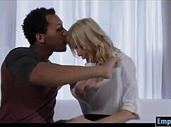 Insegnante college Alexis Fawx scopata dal cazzo nero grosso