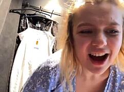 pretty amateur enjoys outdoor fingering and orgasm