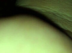 Mă uit la baba mea călărindu-mă în timp ce suge și facem sex, e așa de fierbinte!