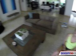 Küçük memeli esmer orospu POV beceriyor 😏