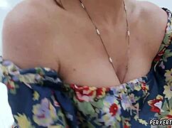 मिल्फ क्रिसी लिन पर जोरदार ग्राइंडिंग, ओहो सौतेली मां का गुनाह!