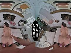 VR up close, Chanel Camryn naturală tremură în orgasmuri de la pula uriașă a lui Kyle Mason