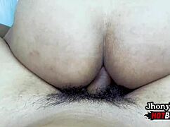 Muscular bodybuilder gets handjob from monster cock in homemade scene