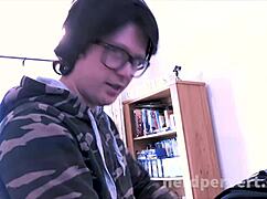 ポピー・マクワイアが隠しPOVで彼氏チンポをエロ遊びフェラ