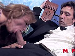 Видел, как мамины дырки палят и рвут в хардкорном анале?