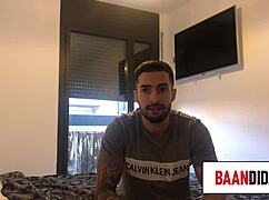 Man, this fan met a hot Spanish chick on Tinder!