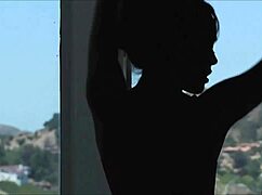 Эта бас-шлюха получает грубый анал от хуя