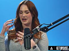 Detailní záběr - Úžasná Siri Dahl v sólové ženské masturbaci s orgasmem