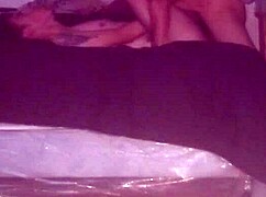 Twink se folla duro por amante gay en sesión intensa