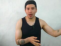 convinced my straight married buddy to let me suck his huge 20cm at work