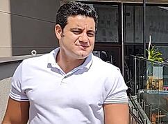 Yuri Gaúcho, csatlakozol egy forró medenceparti baszáshoz ma?