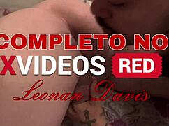 Mož hoče, da jebem njegovega pasivnega fanta brez kondoma