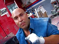 I can't believe these french amateurs unleashed hardcore anal and oral in the garage, bending her over for handjob.