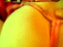 luvs2cumm69が大胸ブロンドファックドールを犬スタイルでパウンドして射精