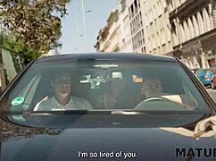 Não resisto a ela, provando a doçura de mature4k com a esposa morena sexy