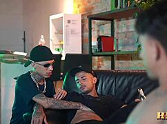 suruba with the twins and brother putting three cocks to play