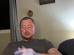 Esnek adam canavar yarrak oyuncaklarla tıkaç sokup 31 çekiyor 😈