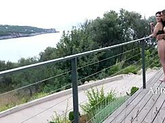 Lunablackx and Valentina Lapiedra Squirting in Wild Trailer! 💦