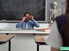 innocent teen reese robbins found cheat codes for wild doggystyle action