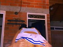 Malá latina holka 18+ relaxuje při pomalém těsném vysokoškolském šukání