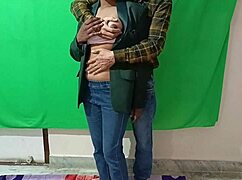 इंडियन लड़की बेडरूम में सेक्सी मूव्स से आग लगा देती है