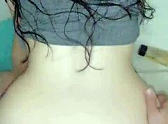 人妻バックで中出しフィニッシュ