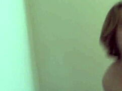 Ausgewöhnlicher Dreier mit Jungfrau Eva, wild German threesome action