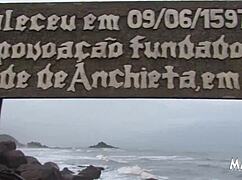 na praia n aguentei o tesao e me masturbei ali mesmo