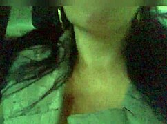 Provoquei o uber e deixei ele brincar com minha bucetinha