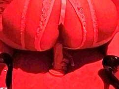 She plays alone with her 22cm dildo in this narrative.