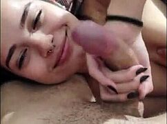 White Moon ad egy gőzös szopást, hogy felmelegítse ezt a hideg éjszakát