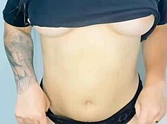 caliente colombiana hace anal por primera vez