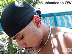 Našel sem svojo bivšo golo na strani in jo zapustil