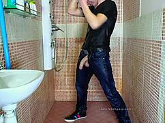 I luv my gay jeans shower fetsh with dat big dik