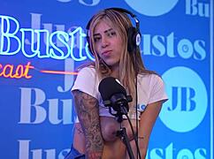 Mollysmith Spuit Overal Op De Sybian Machine In Juan Bustos Podcast